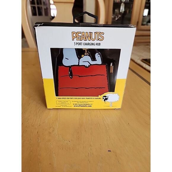 Peanuts Snoopy/Woodstock 3 Port Charging Hub NEW - Picture 2 of 4